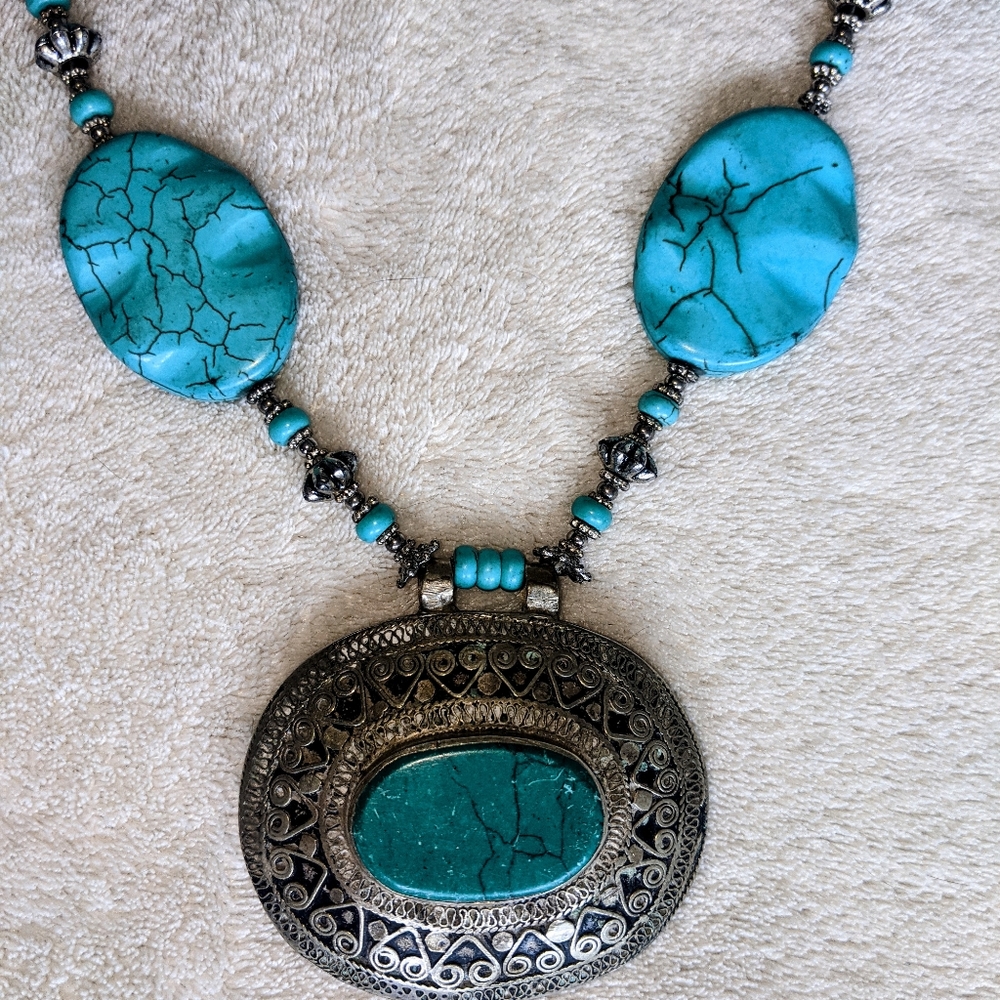 Turquoise necklace - Picture 2 of 3